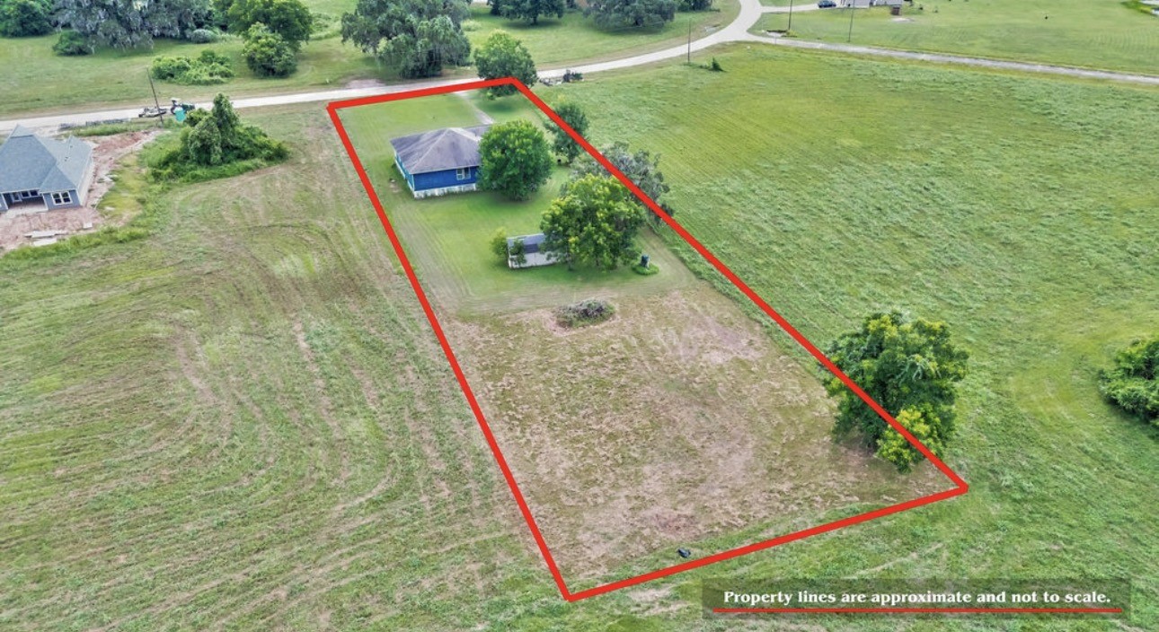 1226 Frontier Trail Angleton, TX 77515 - Photo 32 of 42 Gallery Image 32