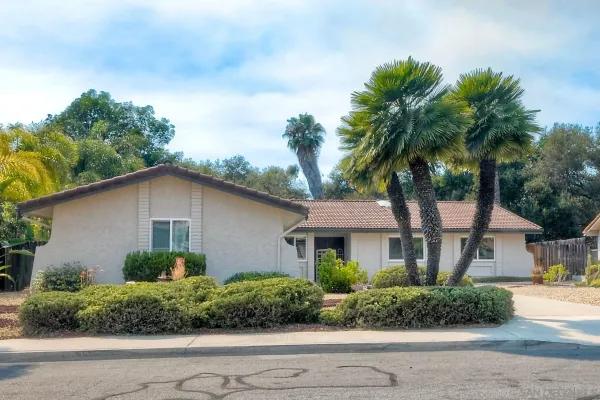 $995,000 | 1348 Via Christina, Vista, CA 92084