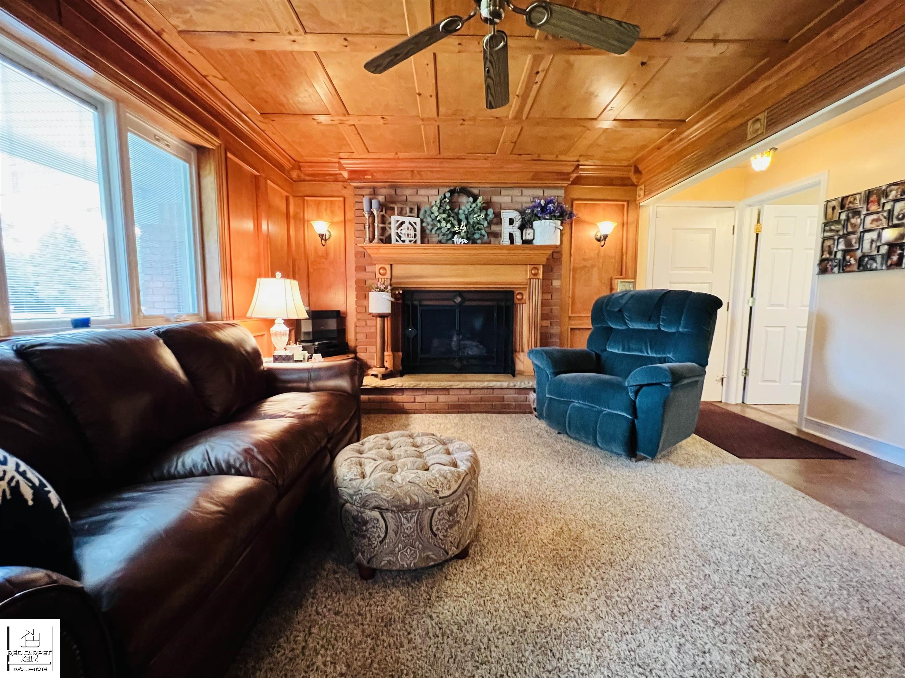 2437 North Vassar Road Burton, MI 48509 - Photo 9 of 27 50123536-8.JPG