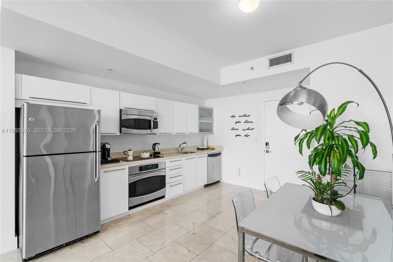 90 Southwest 3rd Street, Unit 1209 Miami, FL 33130 - Photo 12 of 33 Photo 12