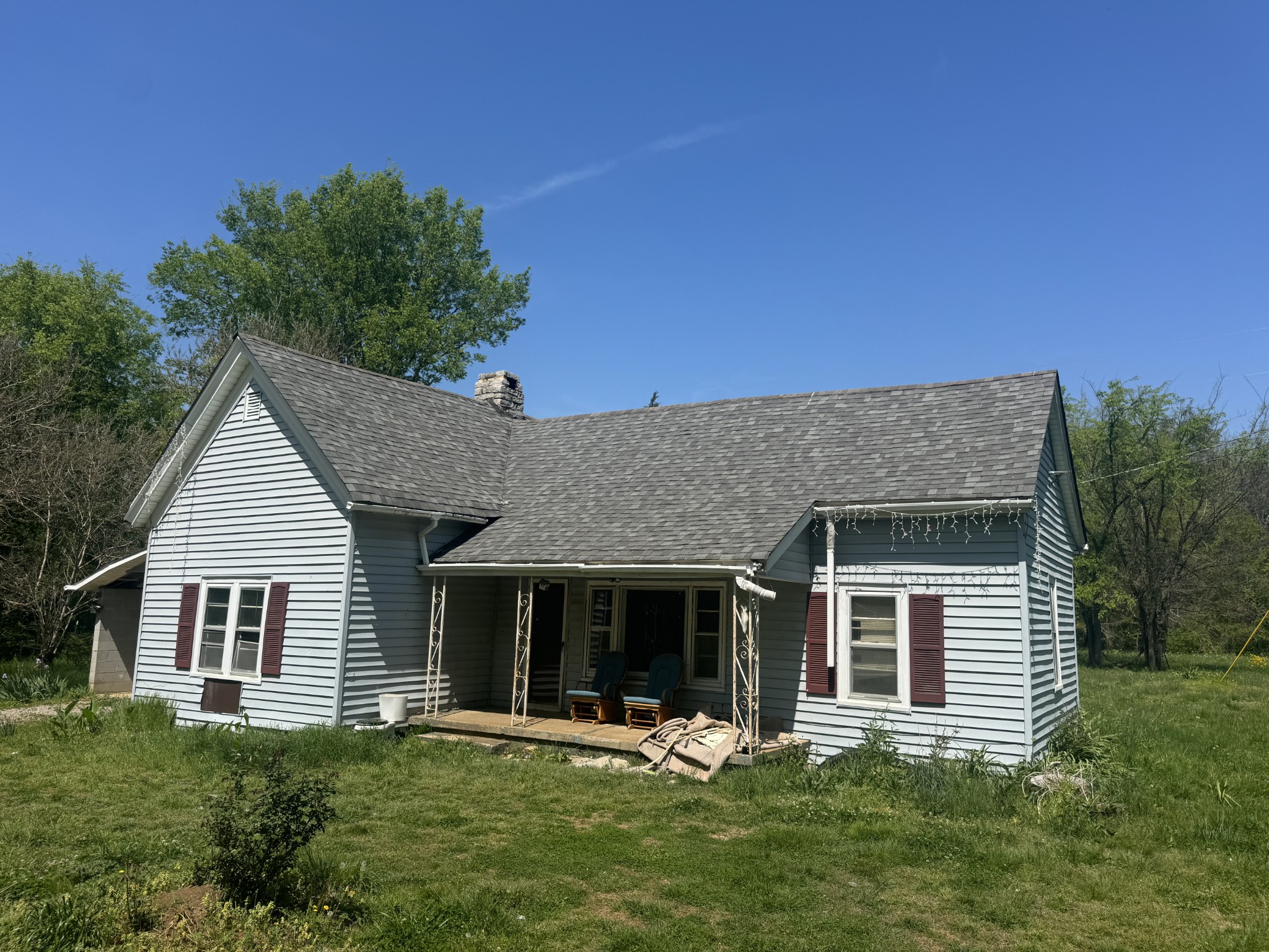 3484 Verona Caney Road Lewisburg, TN 37091 - Photo 2 of 4 a front view of a house with a yard