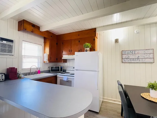 $649,900 | 2104 Perrin Drive, North Myrtle Beach, SC 29582