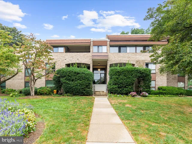$259,999 | 419 Christopher Avenue, Unit 131, Gaithersburg, MD 20879