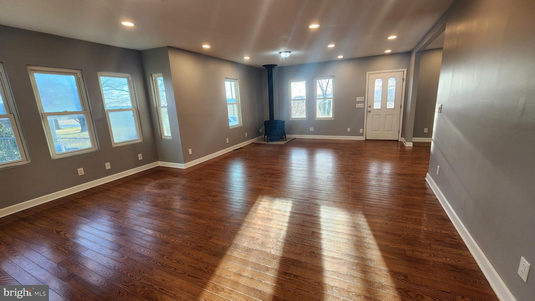 655 Aura Road Glassboro, NJ 08028 - Photo 8 of 35 Gallery Image 8