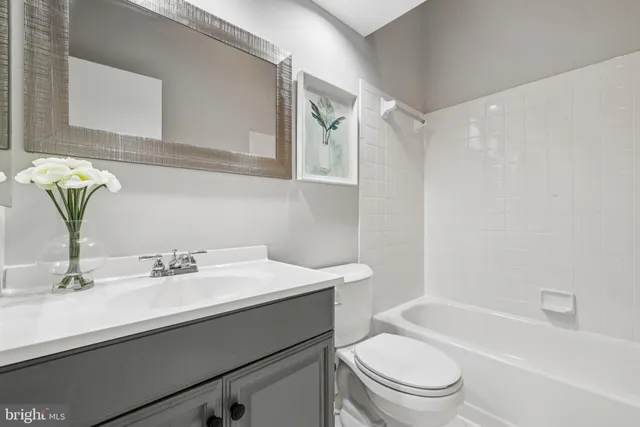 $260,000 | 13700 Modrad Way, Unit 8A33, Silver Spring, MD 20904