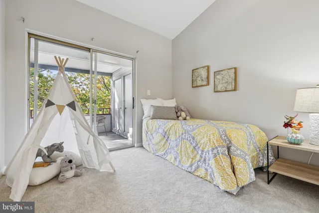 $260,000 | 13700 Modrad Way, Unit 8A33, Silver Spring, MD 20904