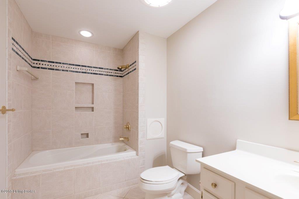 5409 Apache Road Louisville, KY 40207 - Photo 16 of 39 Hall bath