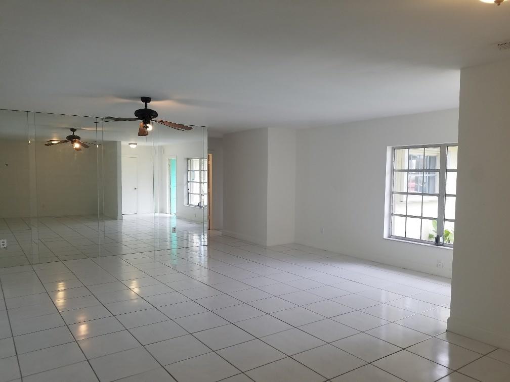 4666 Armadillo Street Boca Raton, FL 33428 - Photo 2 of 15 Living room