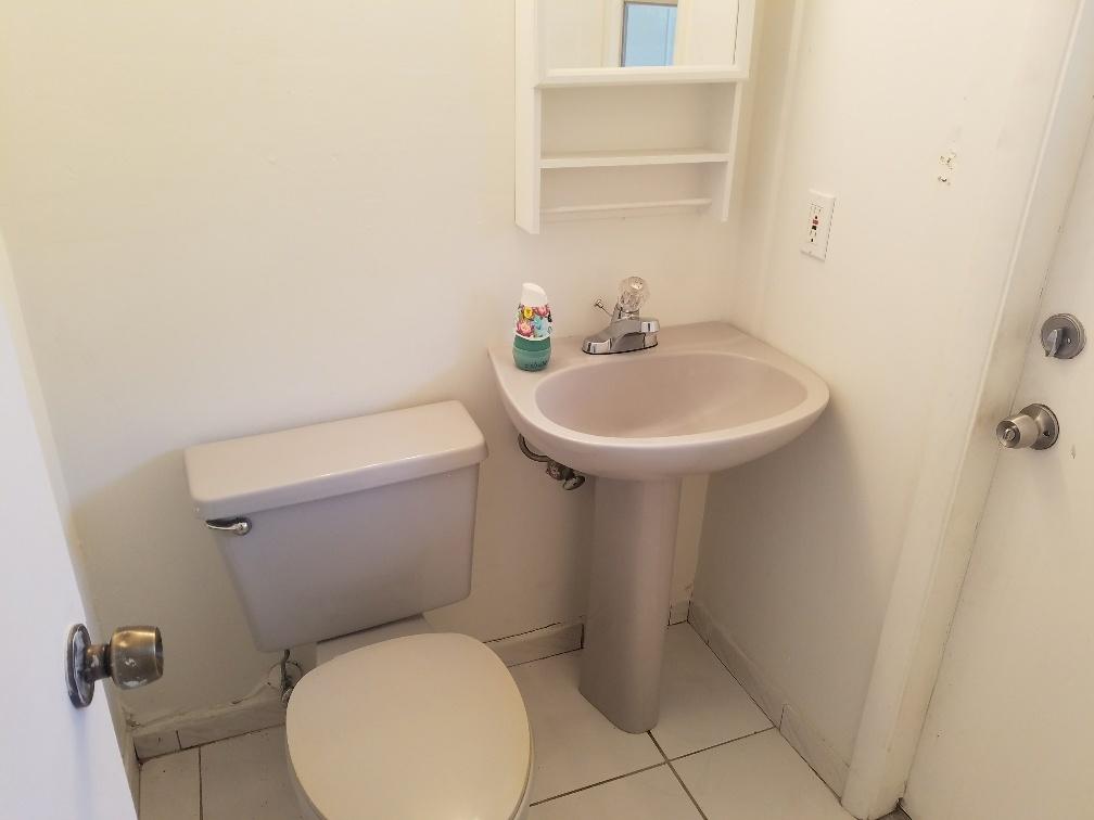 4666 Armadillo Street Boca Raton, FL 33428 - Photo 7 of 15 Powder room