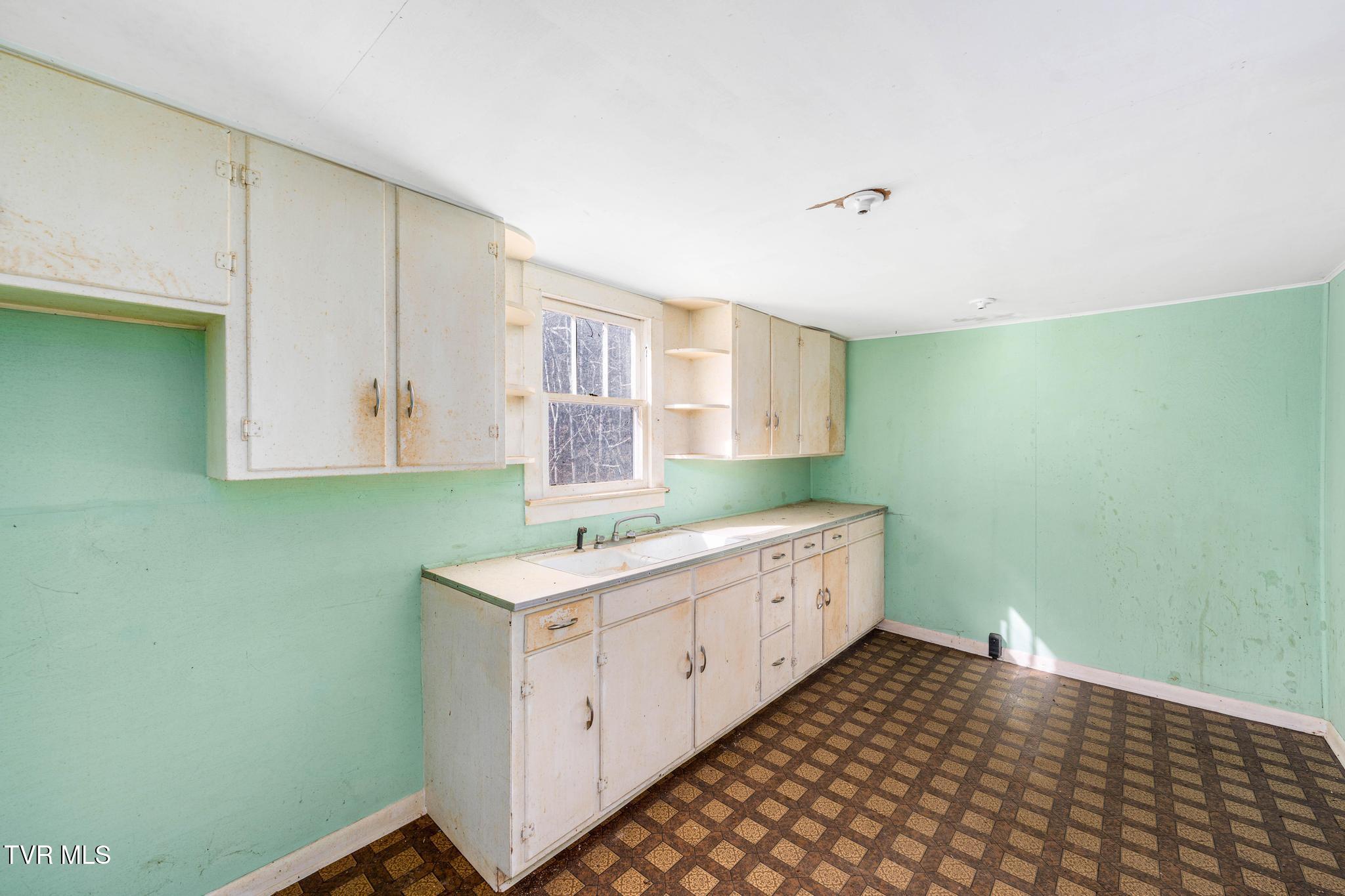 6194 Highway 19E Hampton, TN 37658 - Photo 31 of 37 TBD Highway 19 E (31 of 37)