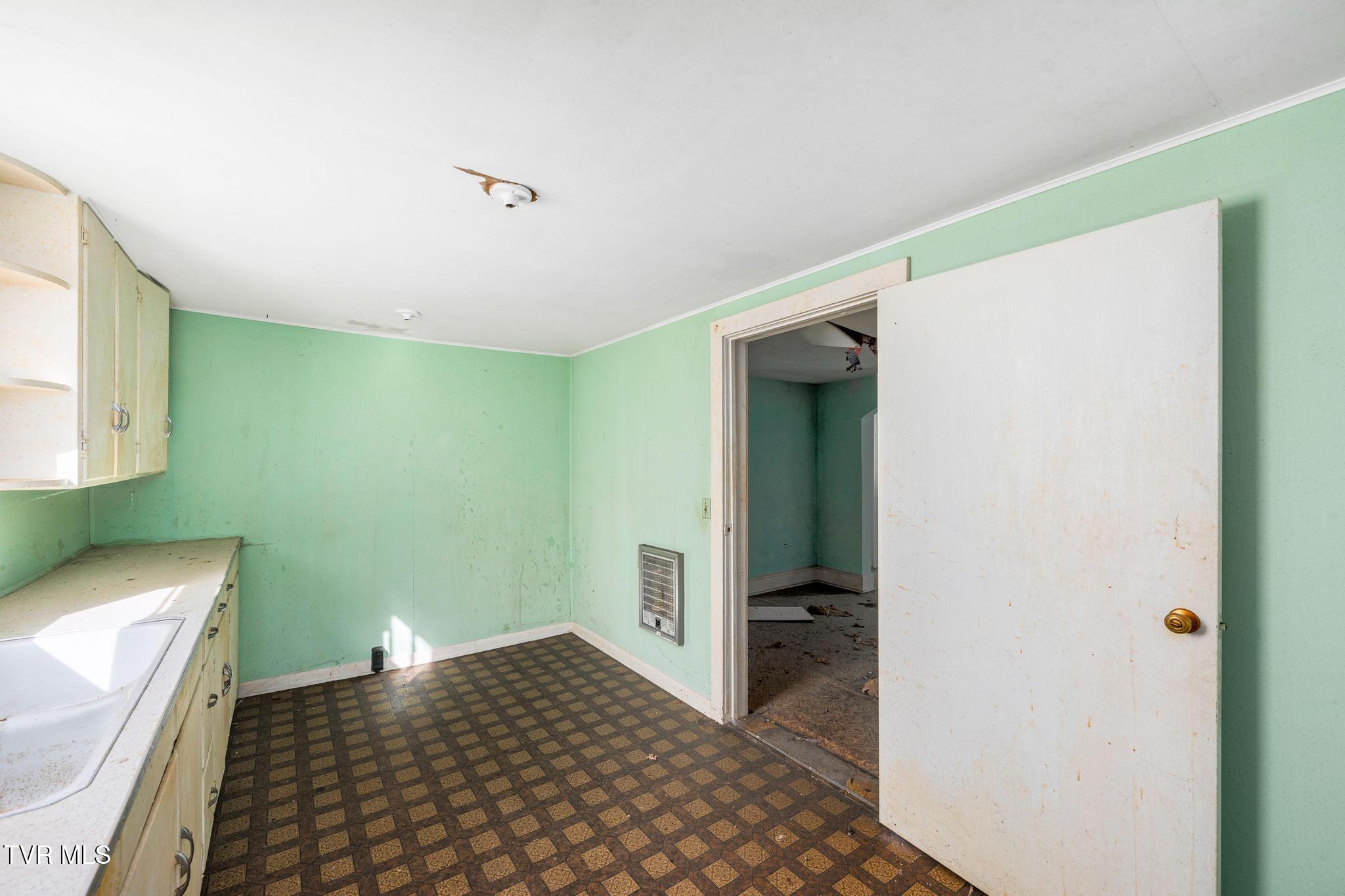 6194 Highway 19E Hampton, TN 37658 - Photo 32 of 37 TBD Highway 19 E (32 of 37)