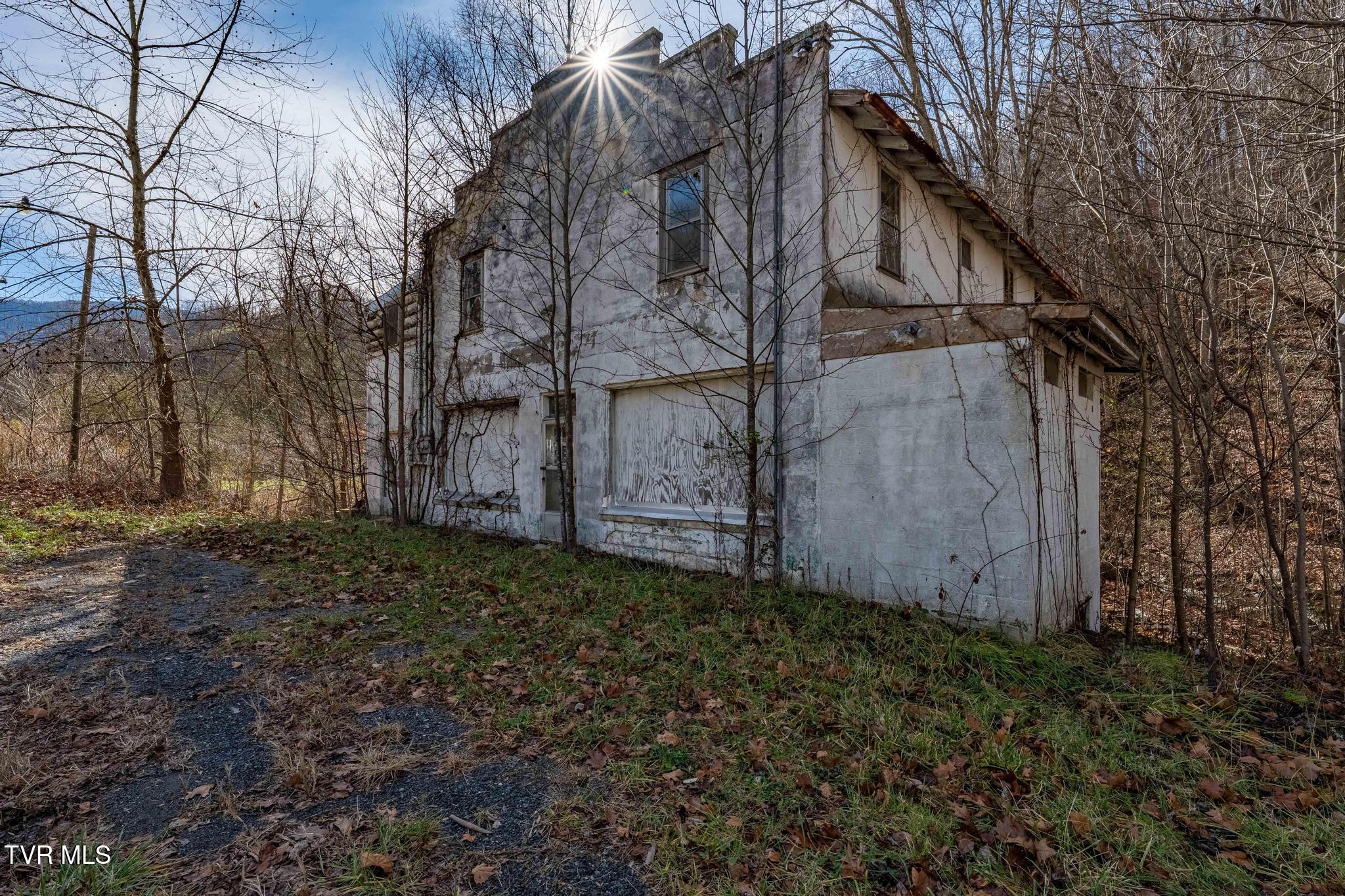 6194 Highway 19E Hampton, TN 37658 - Photo 4 of 37 TBD Highway 19 E (4 of 37)