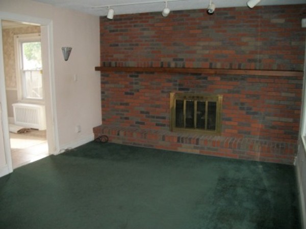 168 Groveland Street Springfield, MA 01108 - Photo 2 of 12 Gallery Image 2