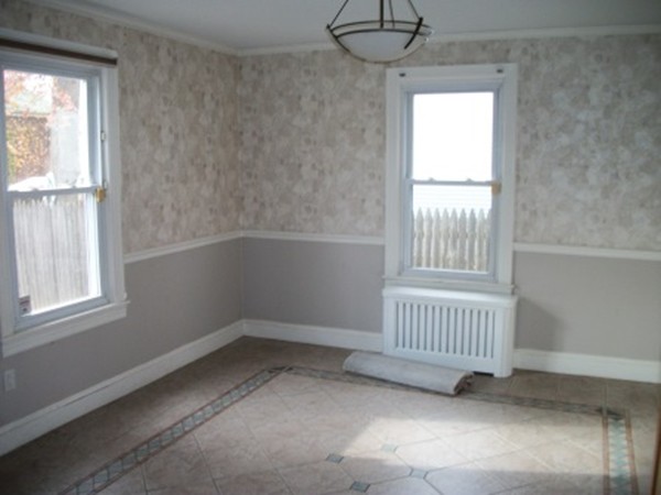 168 Groveland Street Springfield, MA 01108 - Photo 3 of 12 Gallery Image 3