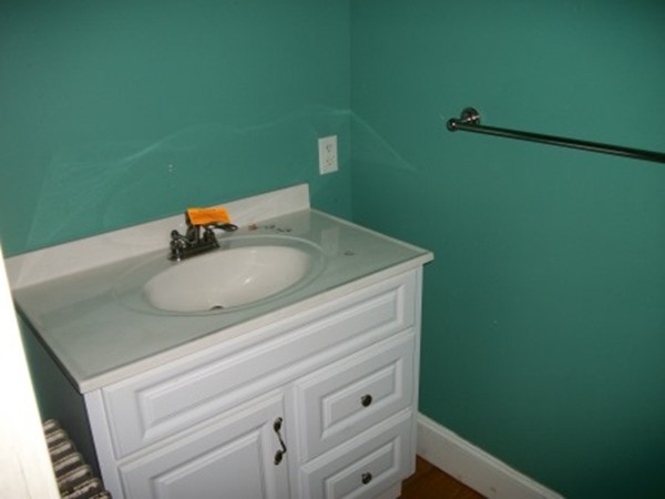 168 Groveland Street Springfield, MA 01108 - Photo 7 of 12 Gallery Image 7