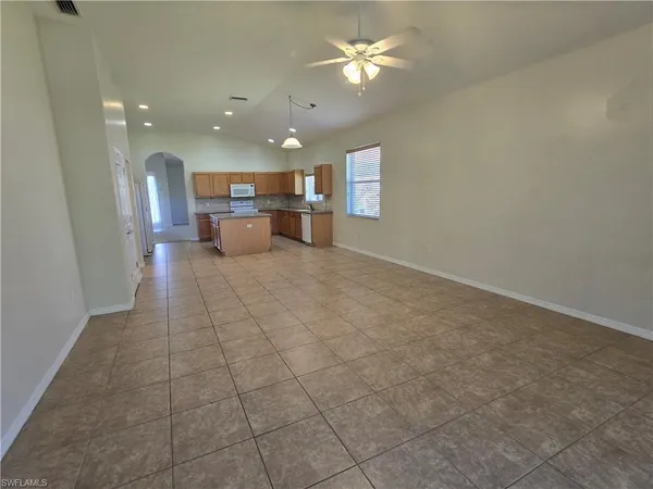 $2,700 | 2049 Fairmont Lane, Naples, FL 34120