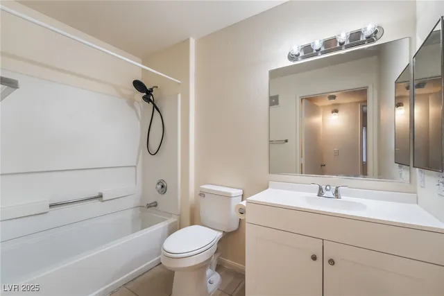 $1,450 | 950 Seven Hills Drive, Unit 2511, Henderson, NV 89052