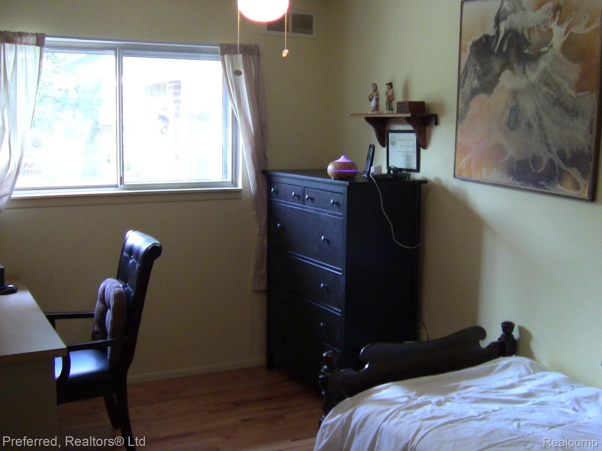 7430 Iron Gate Road Canton, MI 48187 - Photo 11 of 35 IMG_6386.JPG