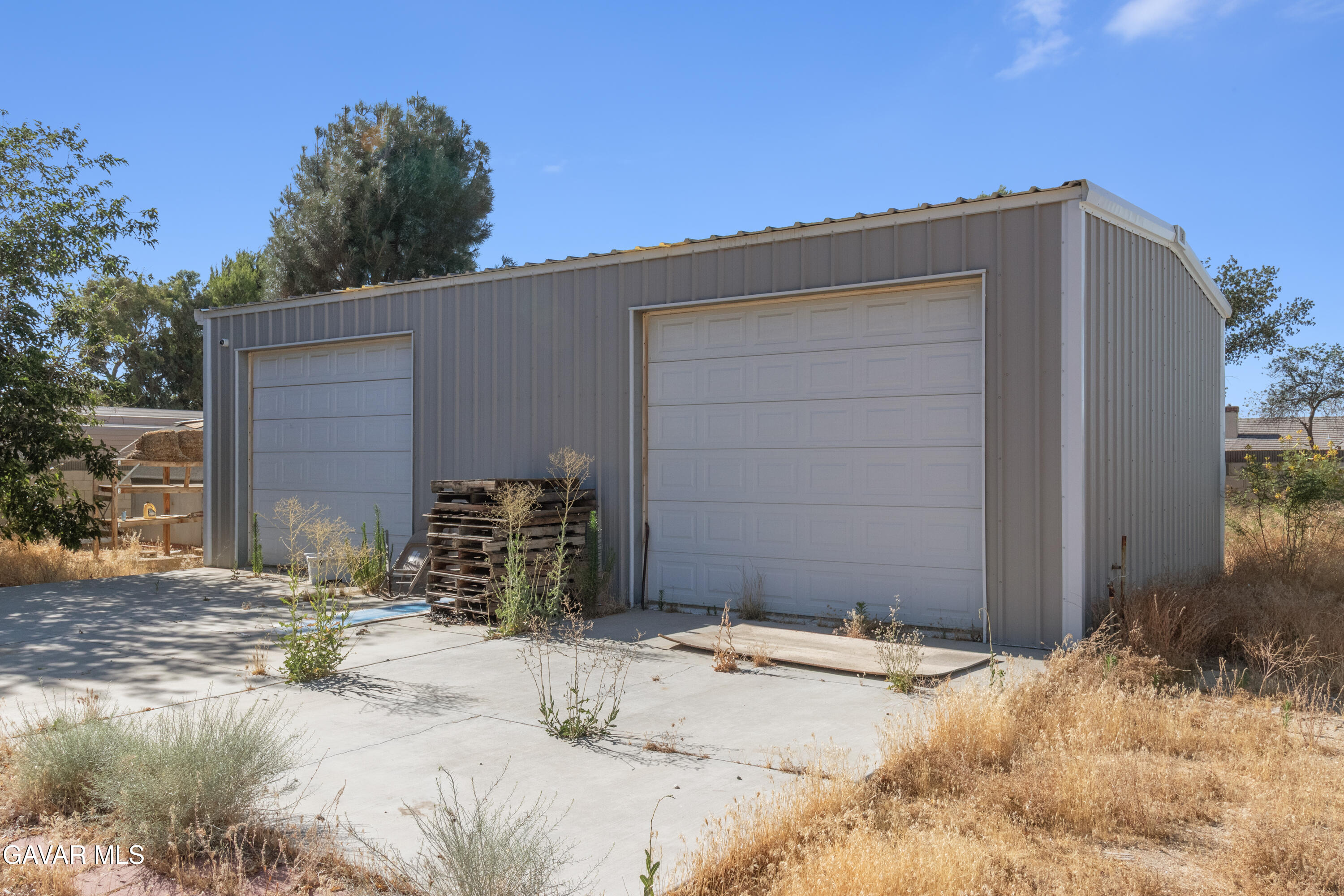 3735 Paula Lancaster, CA 93535 - Photo 7 of 54 Backyard-3