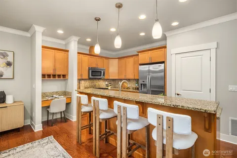 $1,050,000 | 900 228th Avenue Northeast, Unit 1C, Sammamish, WA 98074