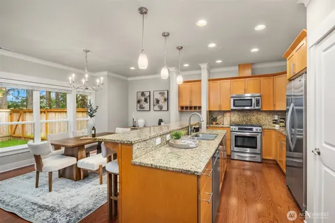 $1,050,000 | 900 228th Avenue Northeast, Unit 1C, Sammamish, WA 98074