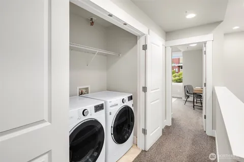 $1,050,000 | 900 228th Avenue Northeast, Unit 1C, Sammamish, WA 98074