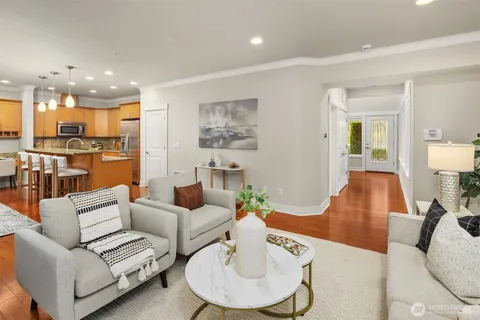 $1,050,000 | 900 228th Avenue Northeast, Unit 1C, Sammamish, WA 98074