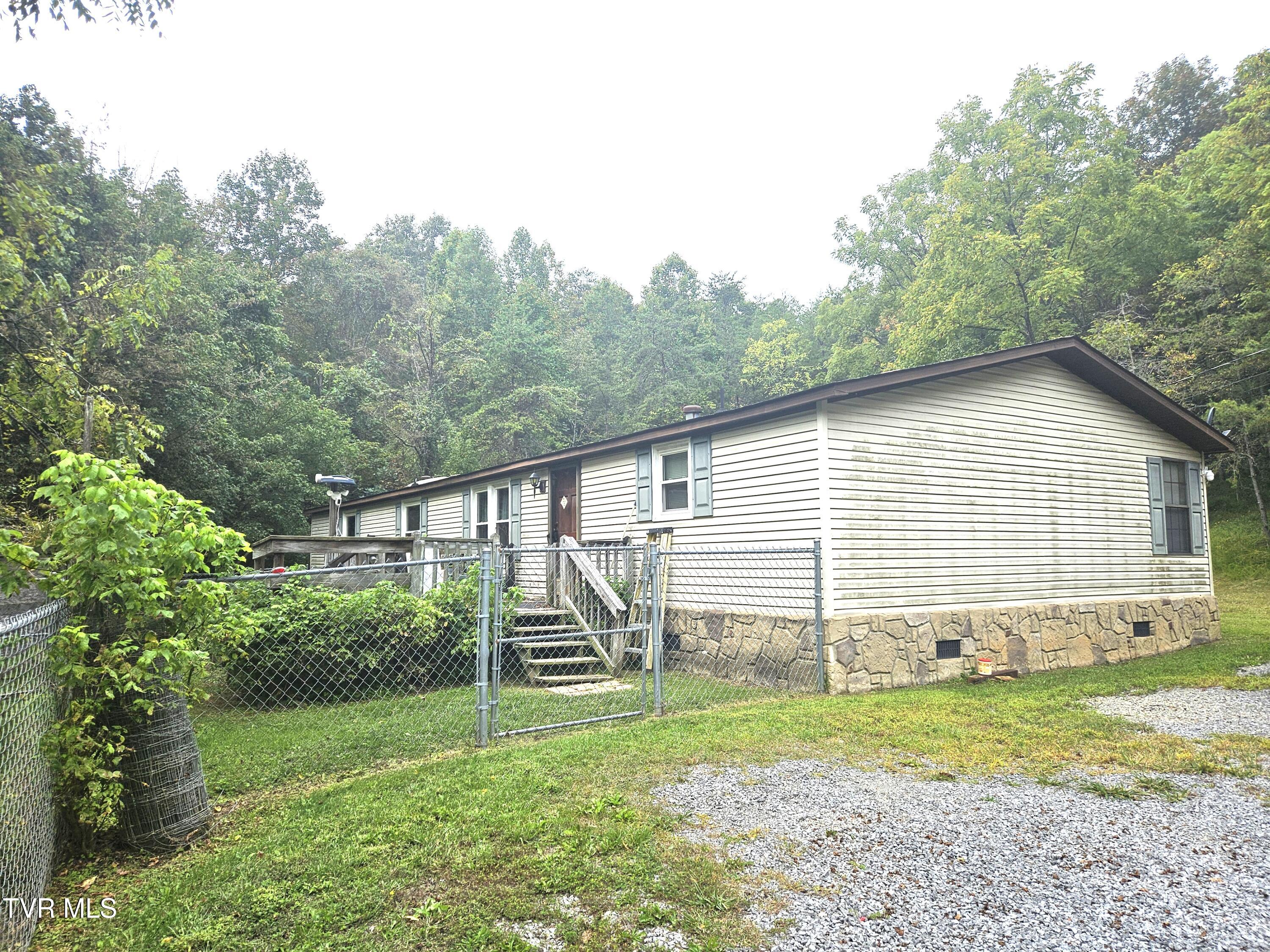 1741 Burem Road Rogersville, TN 37857 - Photo 3 of 37 26