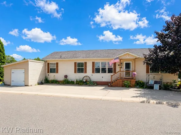 $121,000 | 6196 Green Lake Court, Smiths Creek, MI 48074