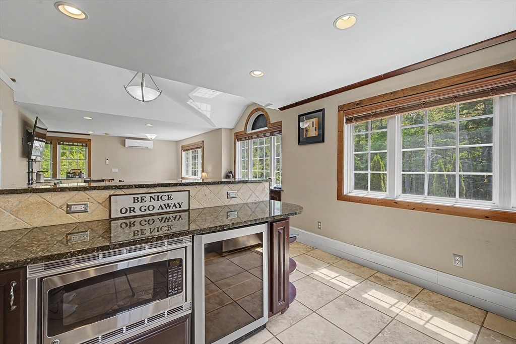 195 Westhampton Road Northampton, MA 01062 - Photo 10 of 34