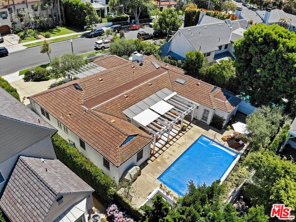 14943 Alva Drive Pacific Palisades, CA 90272 - Photo 34 of 36 an aerial view of a house with a garden
