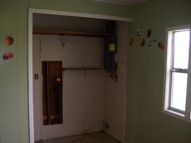 3715 Kilgore Road Avoca, MI 48006 - Photo 6 of 12 31003849-5.JPG