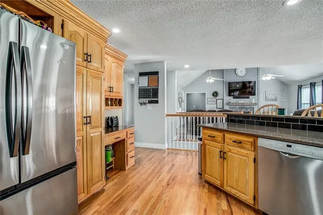 $525,000 | 601 Hickory Hills Drive, Pleasant Hill, MO 64080