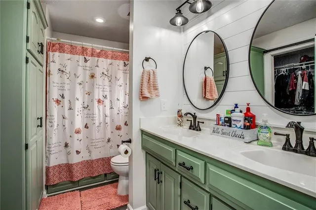 $525,000 | 601 Hickory Hills Drive, Pleasant Hill, MO 64080