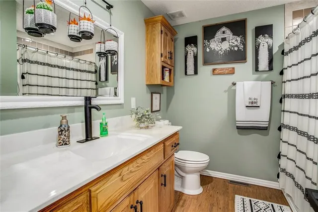 $525,000 | 601 Hickory Hills Drive, Pleasant Hill, MO 64080