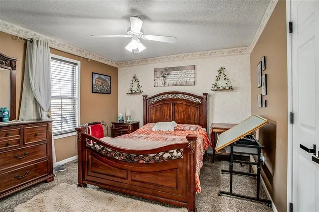 $525,000 | 601 Hickory Hills Drive, Pleasant Hill, MO 64080