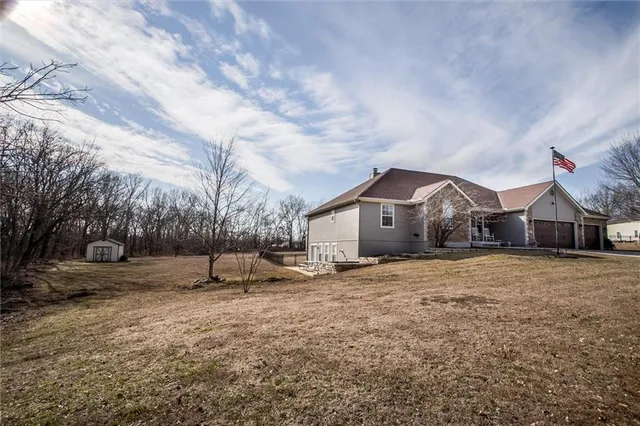 $525,000 | 601 Hickory Hills Drive, Pleasant Hill, MO 64080