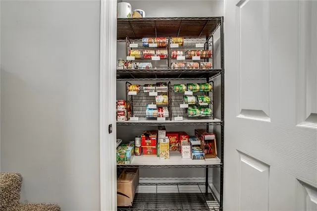 $525,000 | 601 Hickory Hills Drive, Pleasant Hill, MO 64080