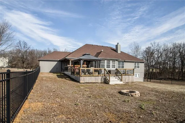 $525,000 | 601 Hickory Hills Drive, Pleasant Hill, MO 64080