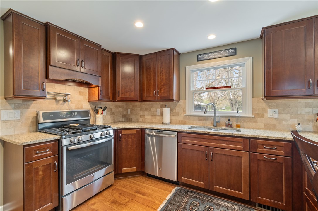 1304 Lake Road Ontario, NY 14519 - Photo 12 of 49