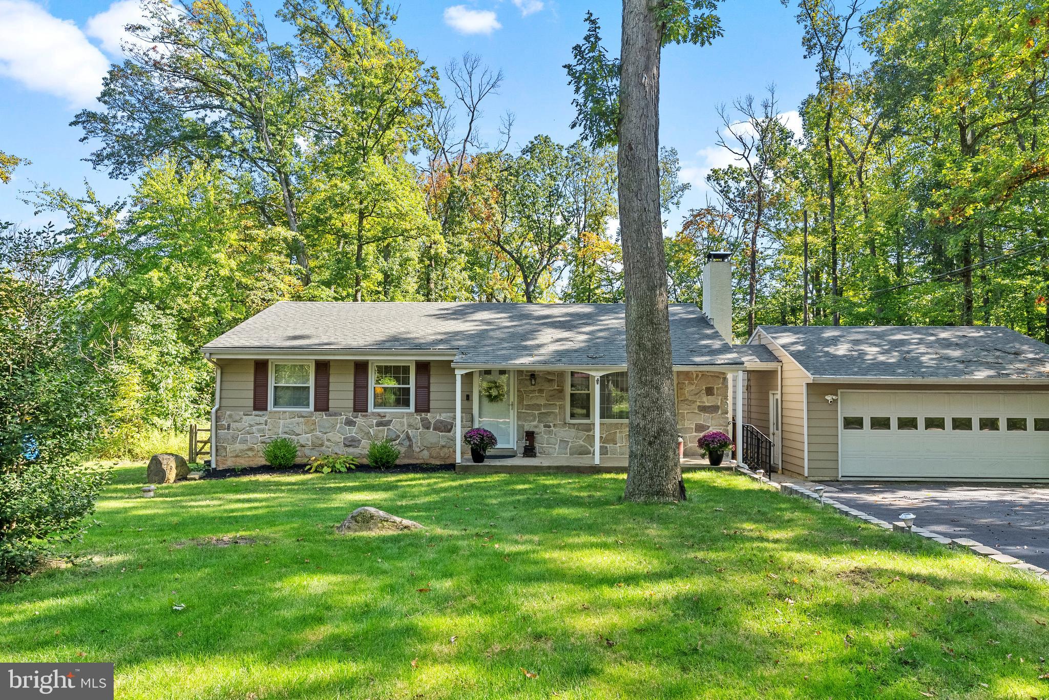 1922 Kepler Road Pottstown, PA 19464 - Photo 4 of 39