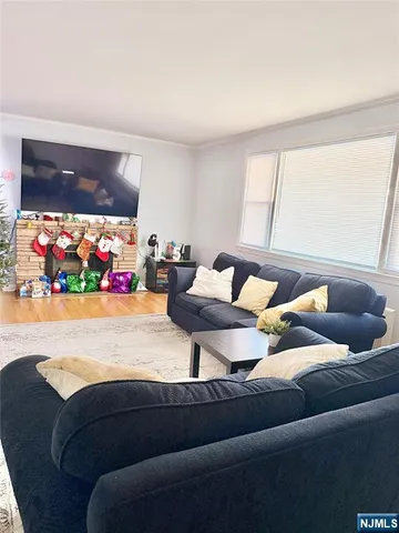 $2,700 | 707 Godwin Avenue, Unit 1, Midland Park, NJ 07432