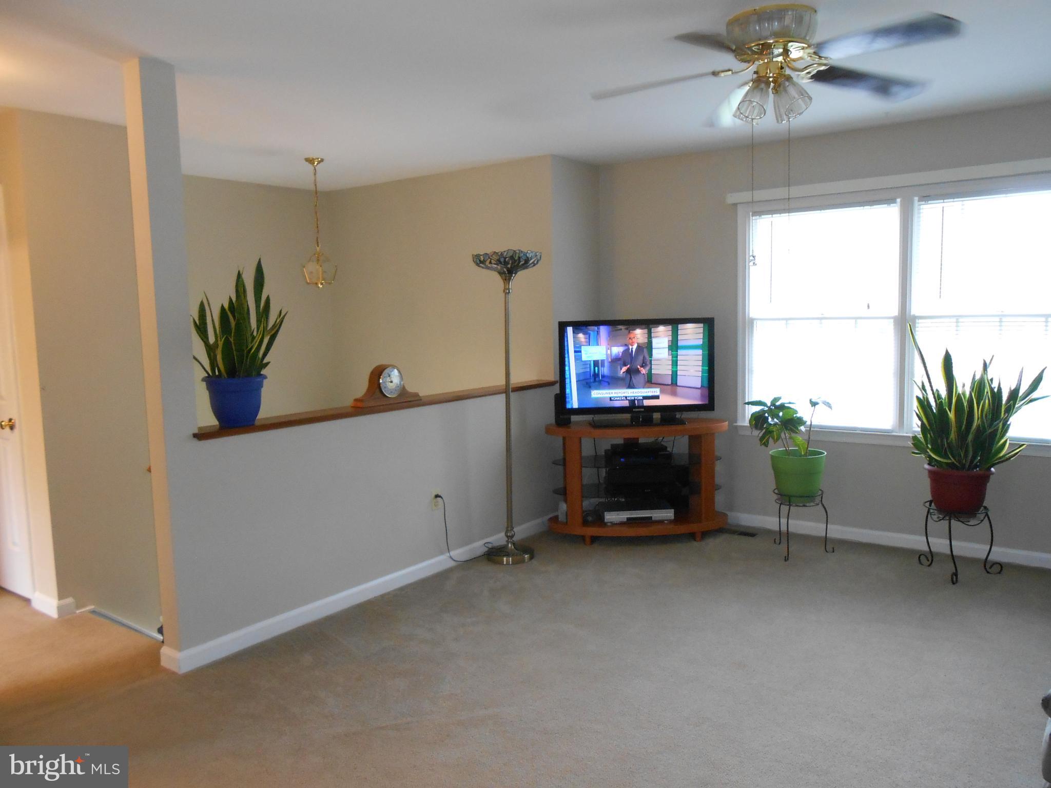 5334 Dickerson Road Partlow, VA 22534 - Photo 11 of 41 Living Room