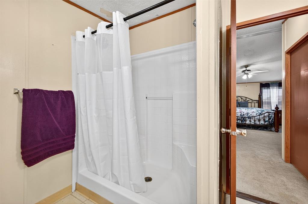 12085 Keys Road Marietta, OK 73448 - Photo 39 of 40 a view of a hallway with a elevator