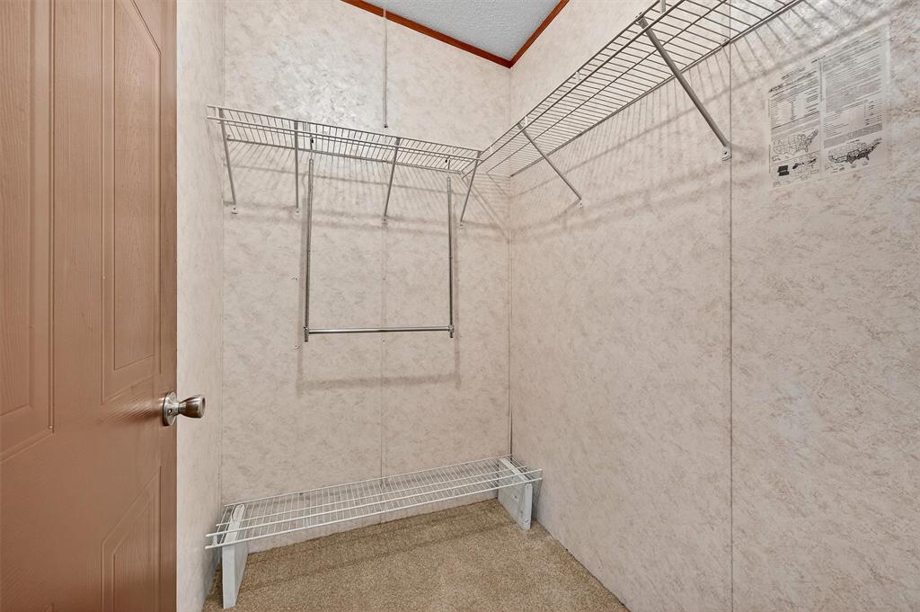 12085 Keys Road Marietta, OK 73448 - Photo 40 of 40 a bathroom with a shower