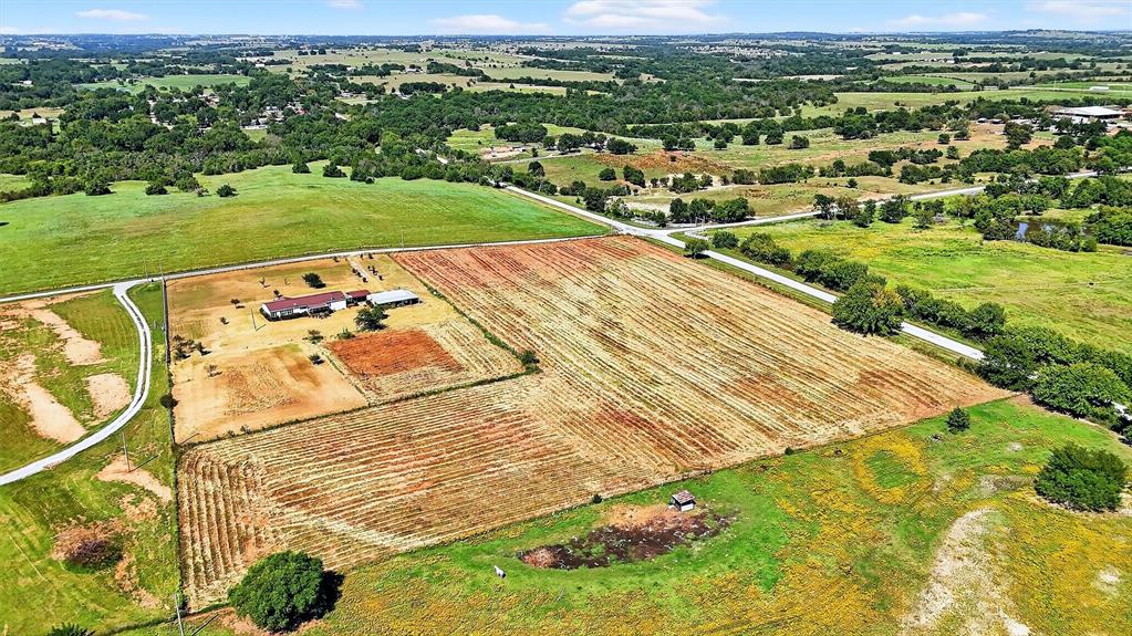 12085 Keys Road Marietta, OK 73448 - Photo 10 of 40 a view of a city
