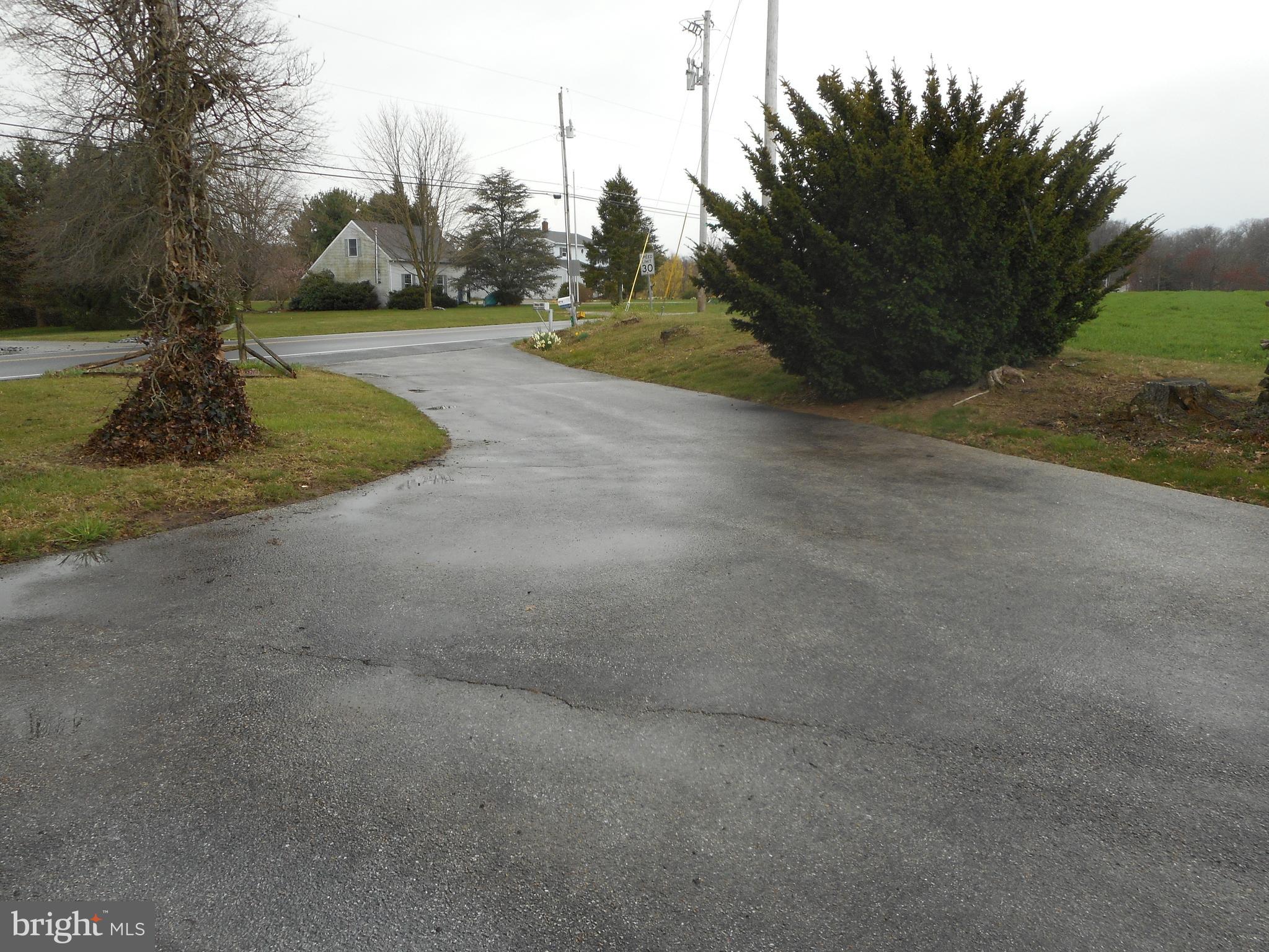 480 Old Westminster Road Hanover, PA 17331 - Photo 4 of 30 Driveway