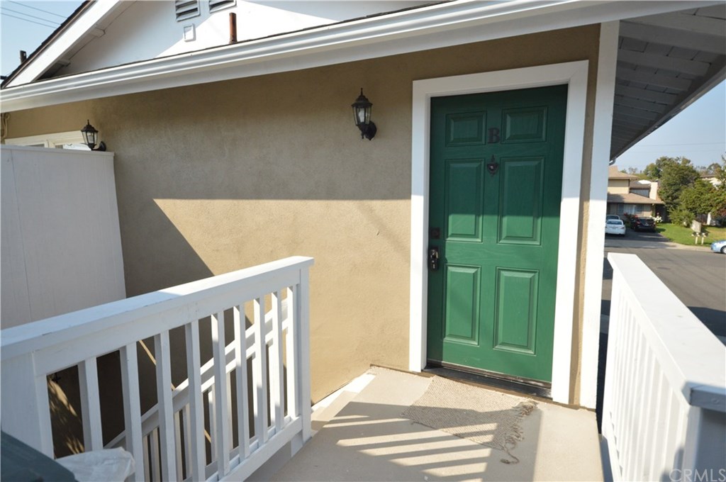 121 Lisa Lane Costa Mesa, CA 92627 - Photo 2 of 28