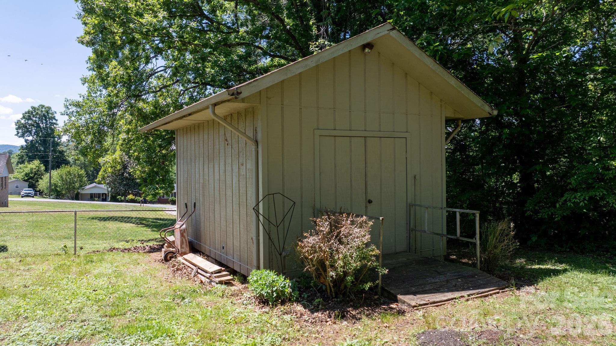 1328 Amherst Road Morganton, NC 28655 - Photo 27 of 39