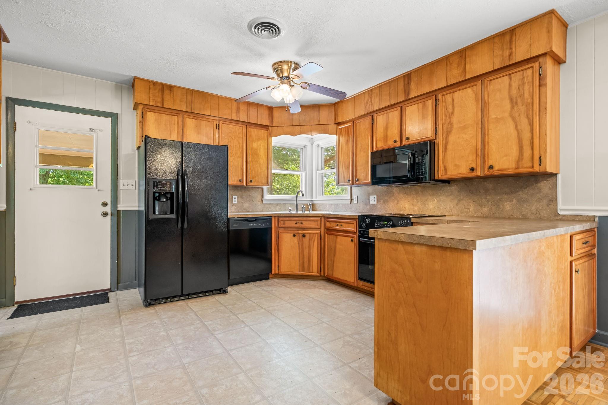 1328 Amherst Road Morganton, NC 28655 - Photo 7 of 39